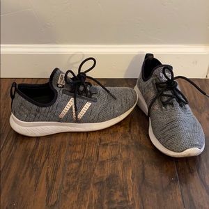 New Balance tennis shoes LNC